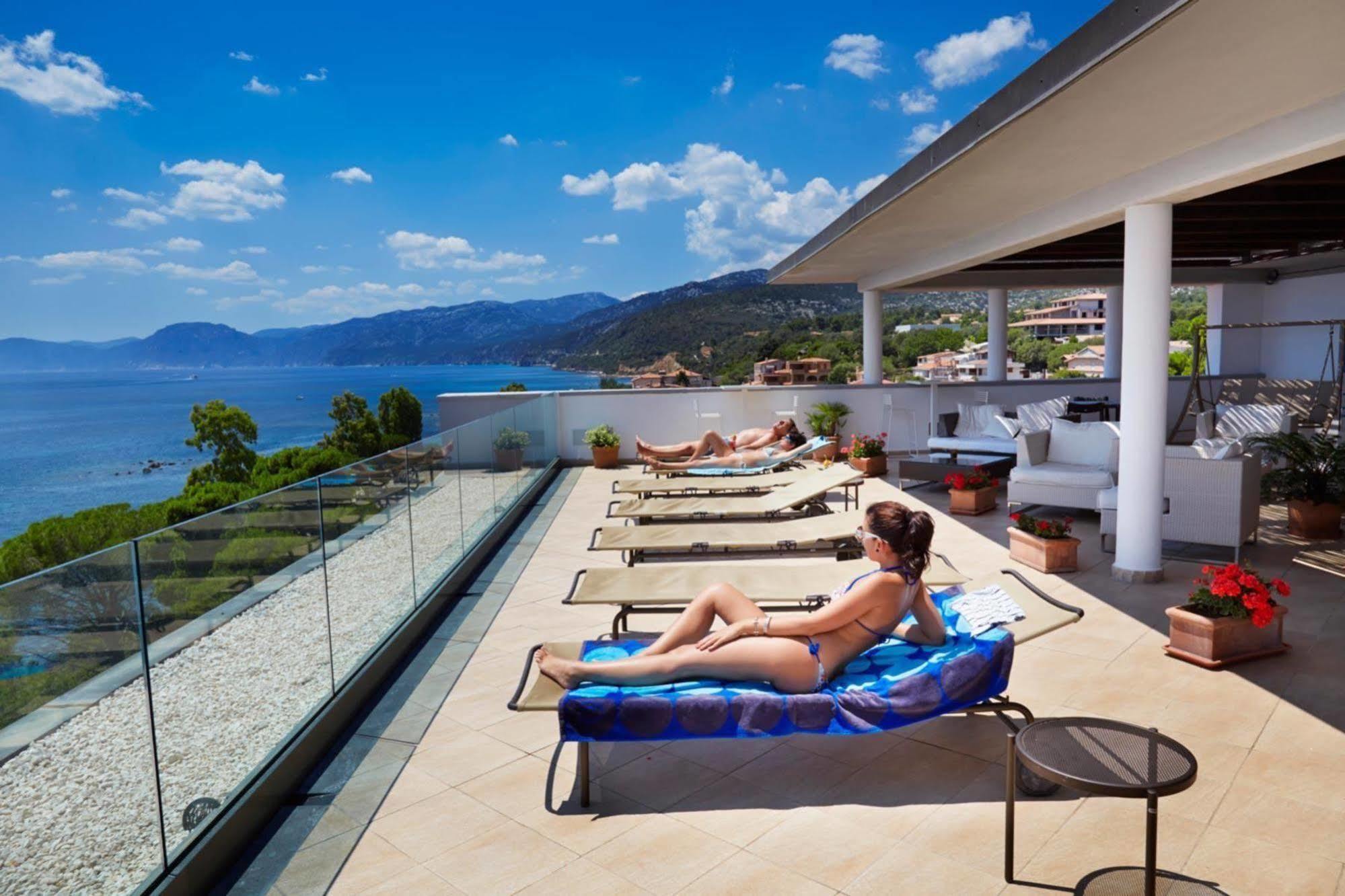 Cala Luna Hotel